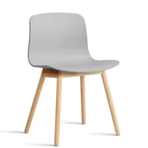 About a Chair AAC12, Beton Grau/Seifenbehandelt Eiche von HAY