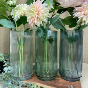 Flora-Vase – geriffeltes Glas, 12 x 25 cm – 3 verschiedene Farben