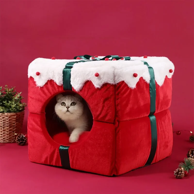 Weihnachtliches Haustierbett mit Höhlendesign