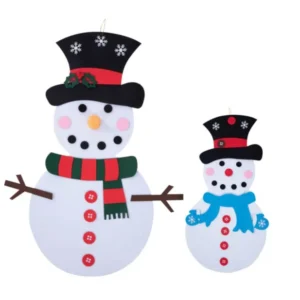 Décoration à accrocher bonhomme de neige en feutrine blanche avec chapeaux et écharpes