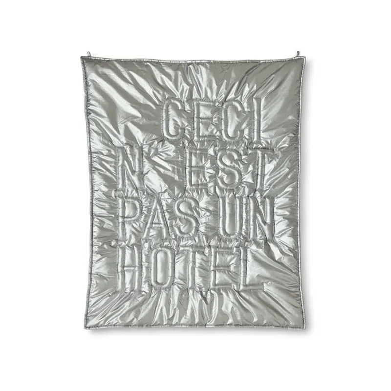 HKliving Bild WALL ART 'Ceci n'est pas un hôtel' silber | 100x120x5cm - Sir Henrys